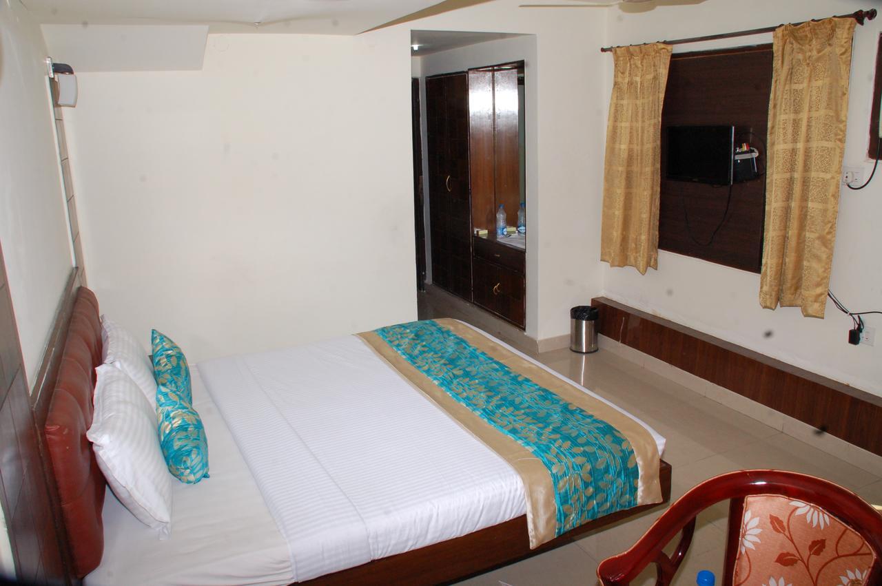 Angel Park Hotel Hyderabad Exterior foto